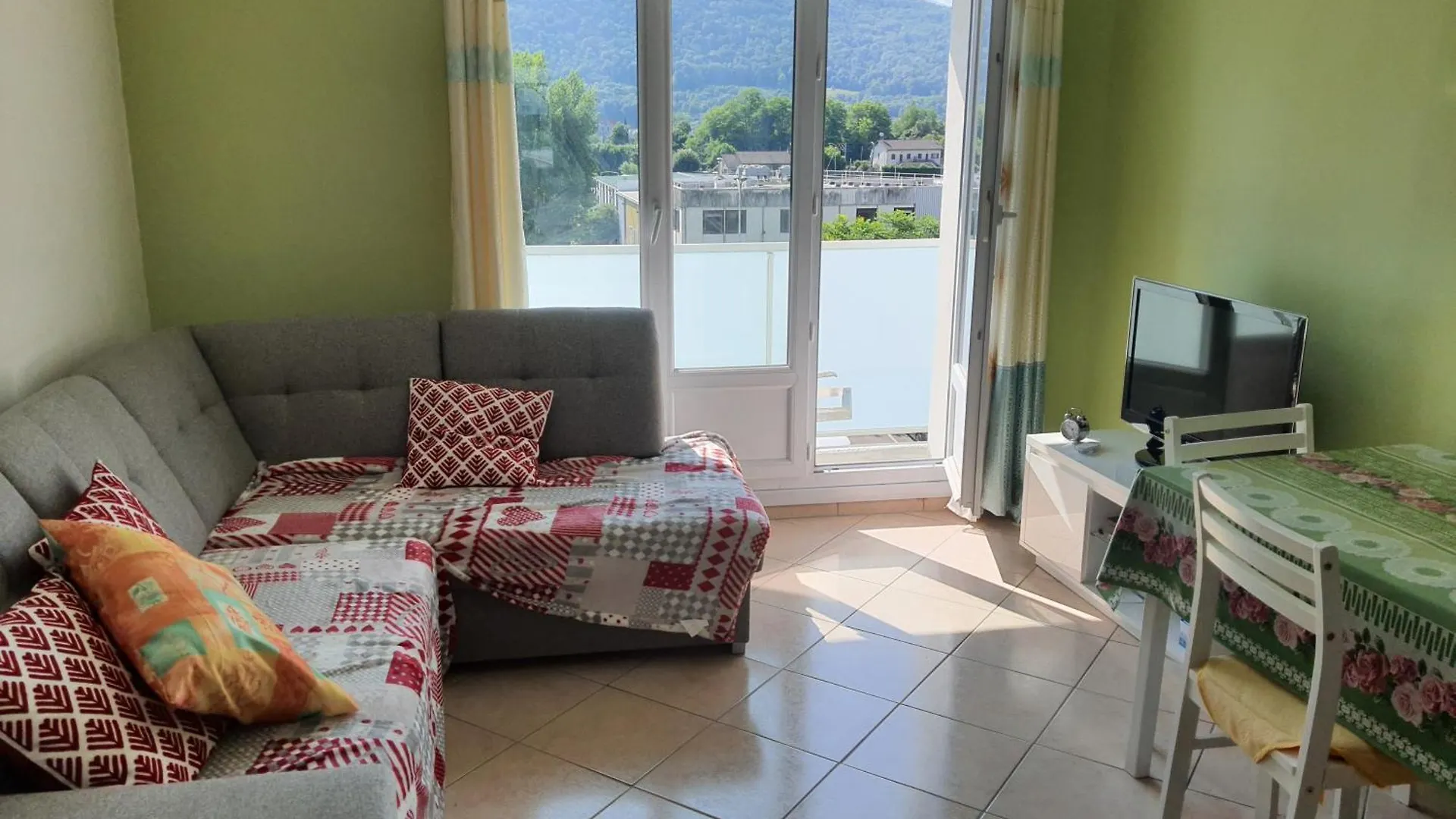 Le Chopin, Appartement 3 Pieces, Parking Gratuit, Balcon, Ascenseur, Wifi contacts